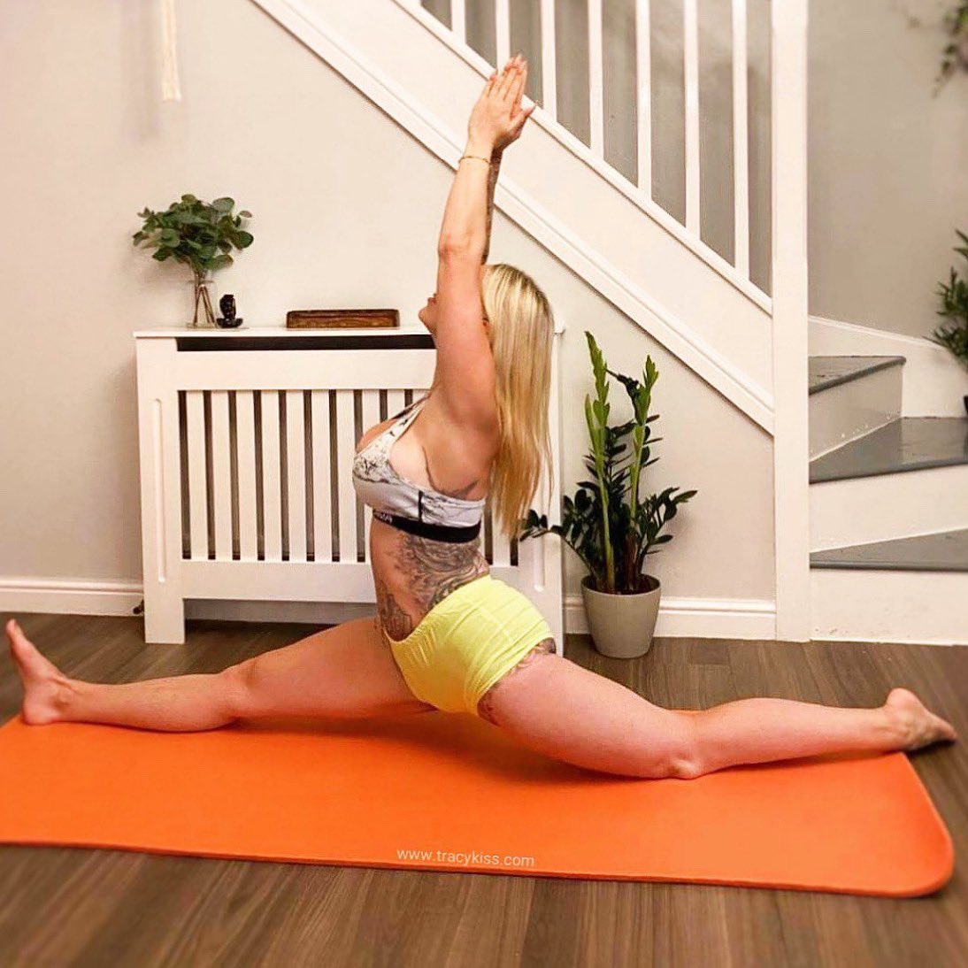 misstracykiss's tweet photo. #splitstraining ❤️ https://t.co/4E6qXvqFti