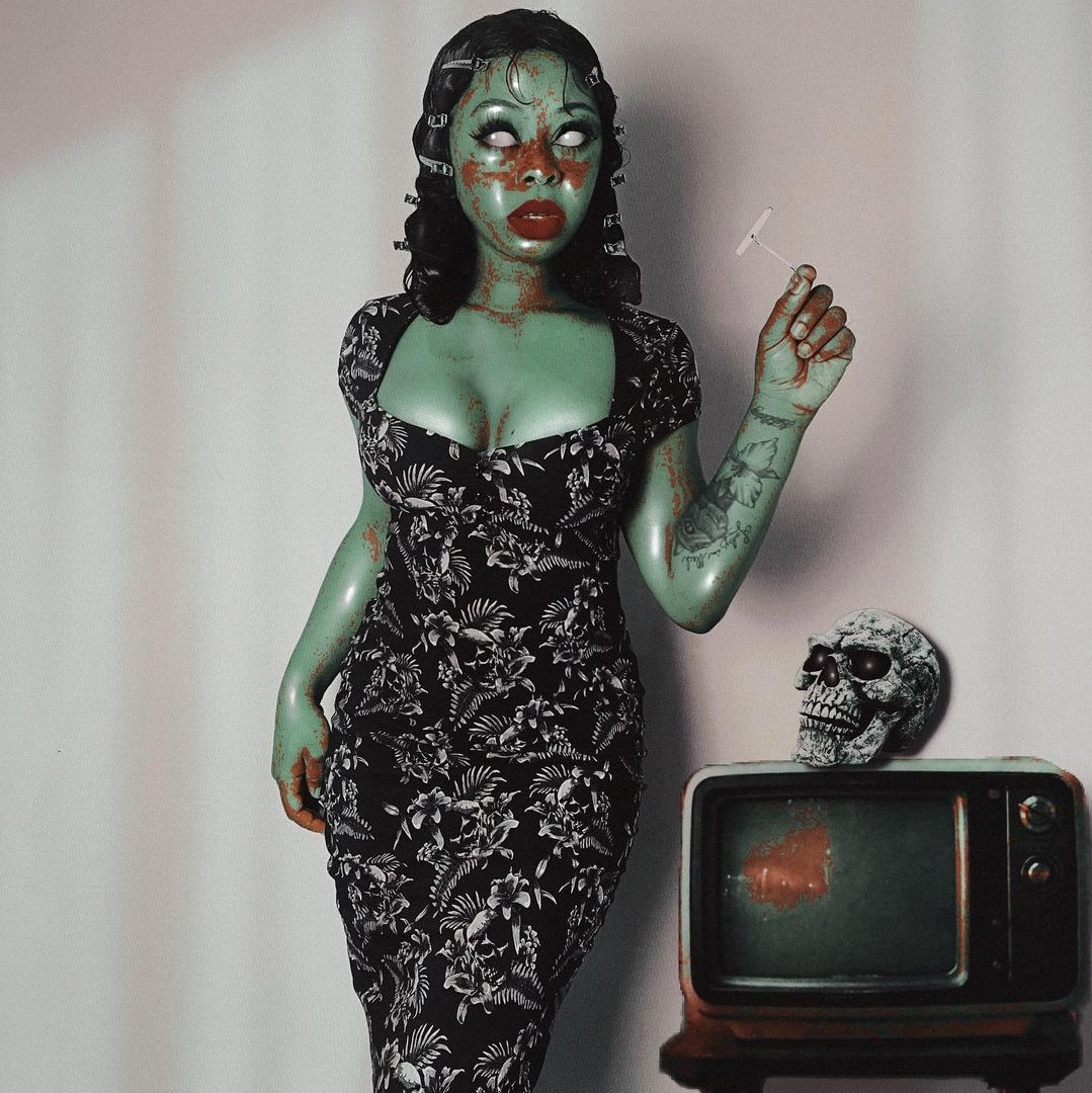 Happy Friday 13th to <a href="/thecherryghoul/">Liv</a> 😍👻 We’re celebrating with a flash sale! 13% off for 24 hours only! 🥳Trick or treat yourself! 😈
​
cutt.ly/Vintage-Crush| We Ship Worldwide! 🌙
​
📸: instagram.com/thecherryghoul