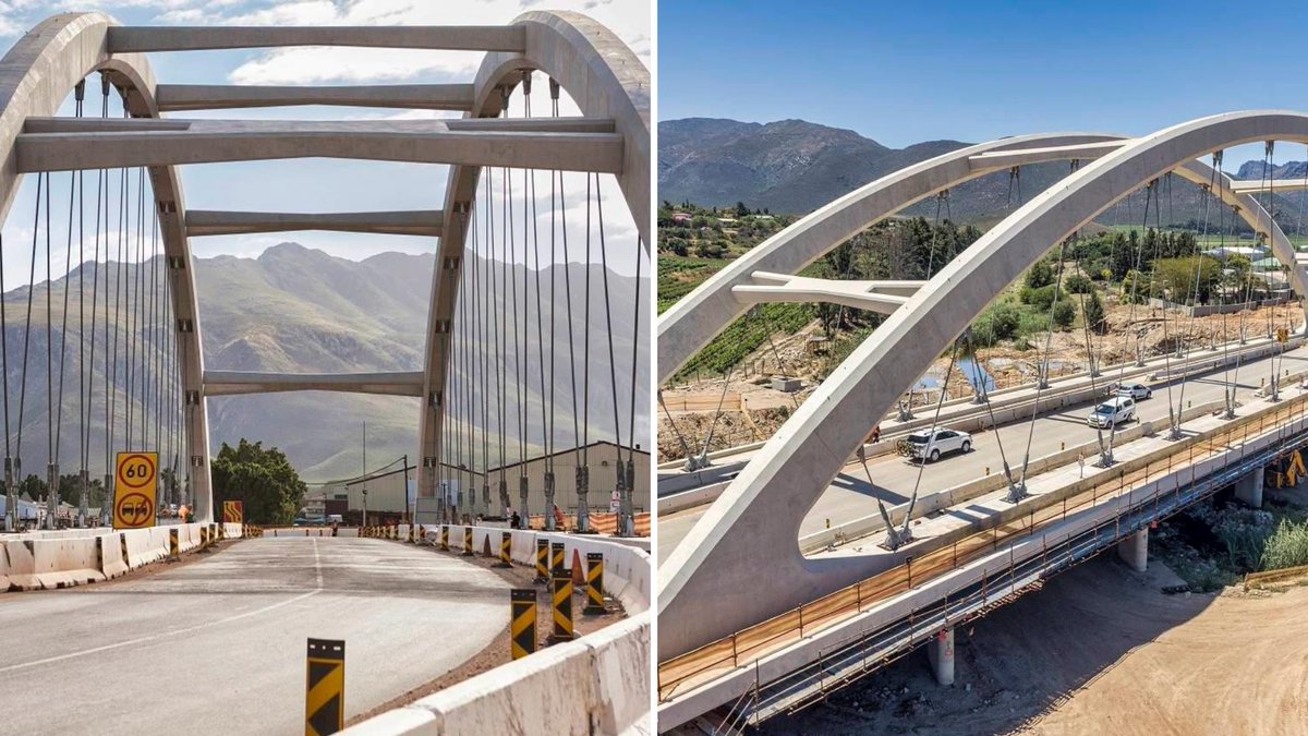 Beeld_Nuus's tweet photo. Die Ashton-boogbrug wat reeds die afgelope ses jaar onder konstruksie is, sal die naweek na sy finale plek geskuif word. ➡️ https://t.co/hh1w4oHSOU | #AshtonBridge @anevanzyl16 https://t.co/cOoIhcEmuu