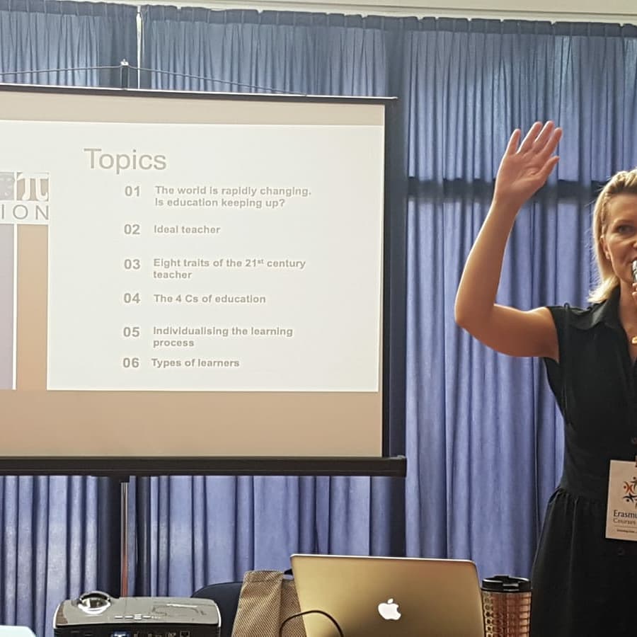 IESPabloDiez's tweet photo. Tras las formaciones #ErasmusPlus #Ka101 en Florencia y Dublín, esta semana toca pasar calor en Split, Croacia. Brain Gym para despertar al aprendizaje, alumnado y profesorado. #AD_atraves_ABP #internacionaCyL https://t.co/6AhQAIU6HU