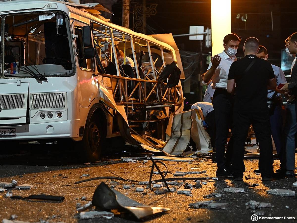 10 вечера автобус с пассажирами. Маршрутный автобус. Драка с кондуктором в автобусе. Паз воронеж 2020. В воронеже взорвался автобус.