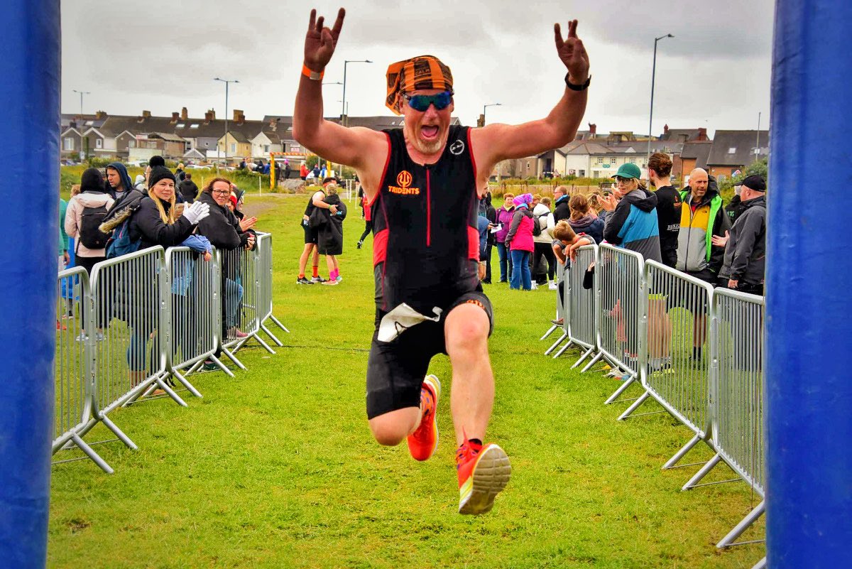 Anyone else missed that finish line feeling? 😍🔱 We can’t wait to get out there to compete and support at the next race 🙌🏻🔱 Don’t forget tonight at 8pm there’s highlights of Porthcawl Olympic Triathlon on @S4C 🏴󠁧󠁢󠁷󠁬󠁳󠁿🔱