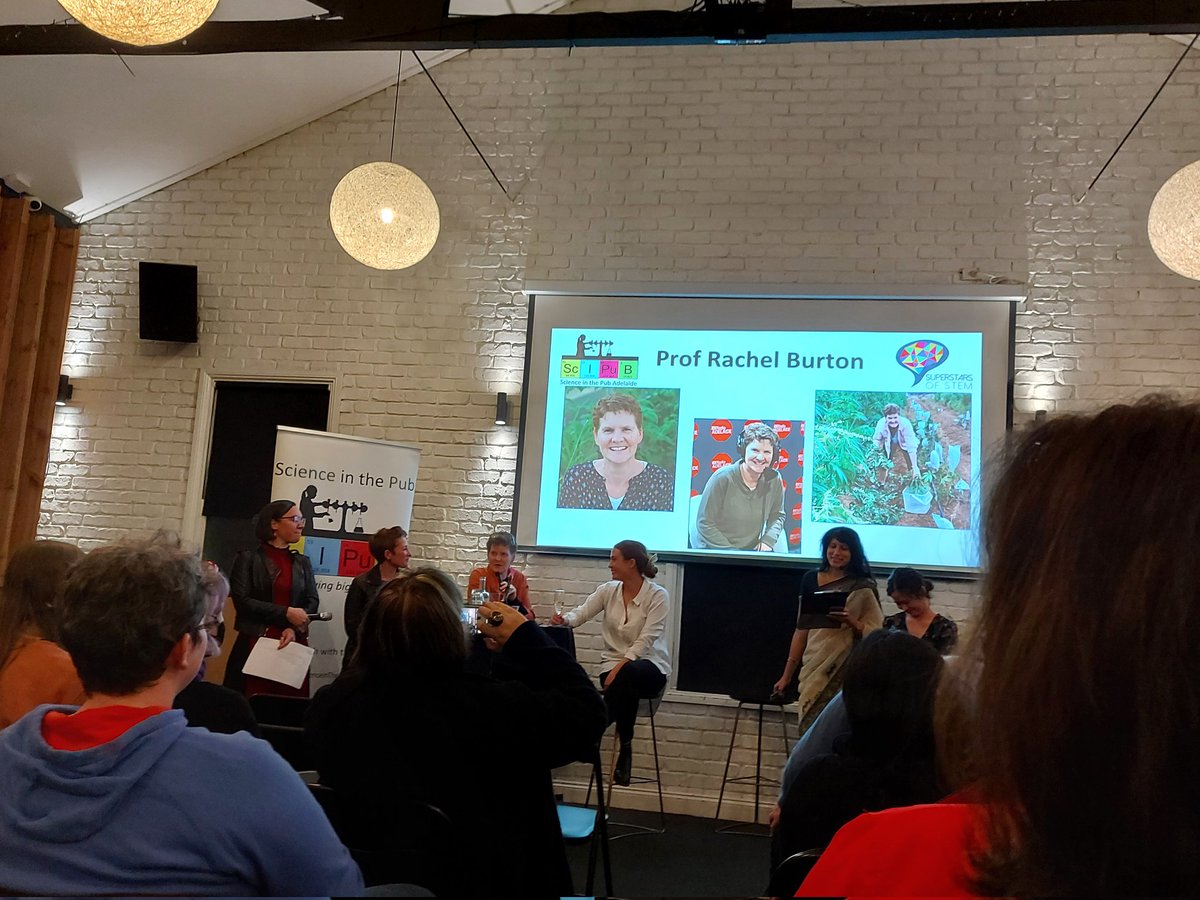 Jenny_Mortimer1's tweet image. Science! In a pub! 🍻. Being entertained by @porridgepusher and  other #SuperstarsOfStem 👩🏼‍🔬 #ScienceWeek #SciPubADL (with @robertadebei emceeing)