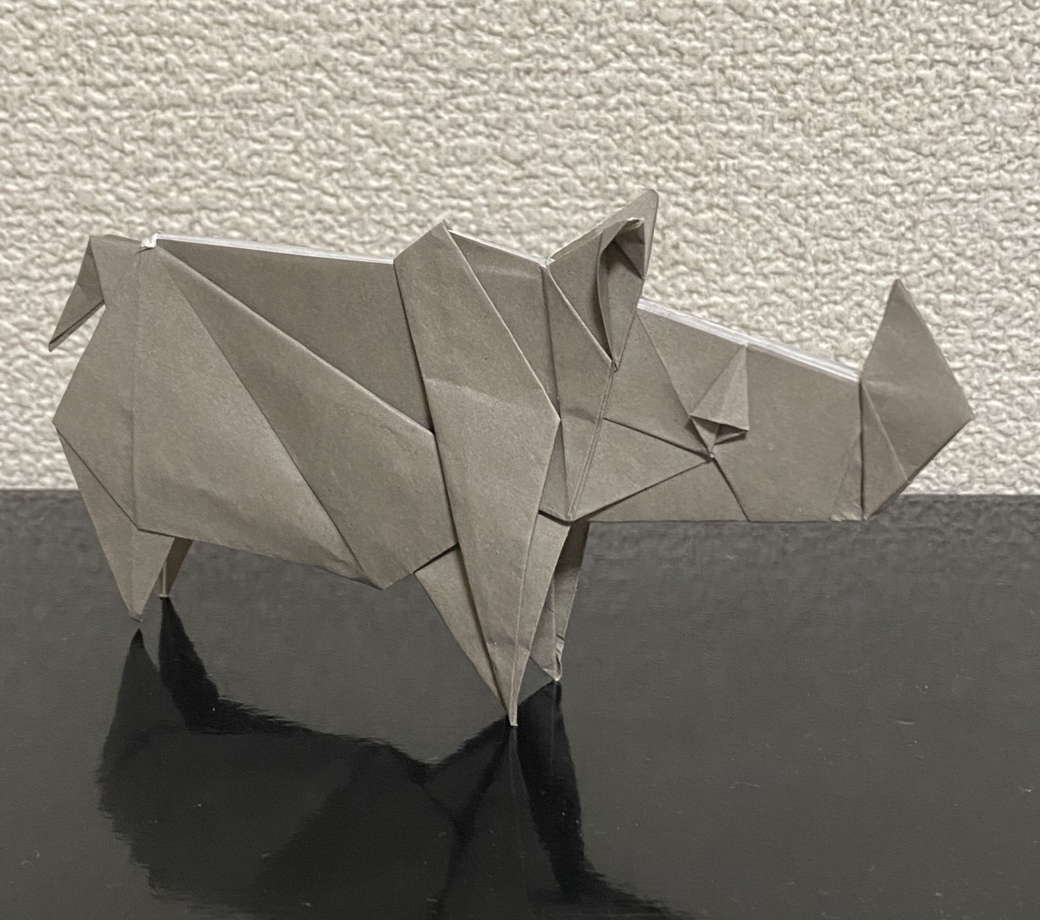 折り紙職人 フチモトムネジさんの サイ Rhinoceros 25 折り紙使用 Origamusement Park より このサイを折って思った事は 折り図通りに折っていくだけで工程数57で このリアルな可愛いサイ が出来ること スゴイ 折り紙作品