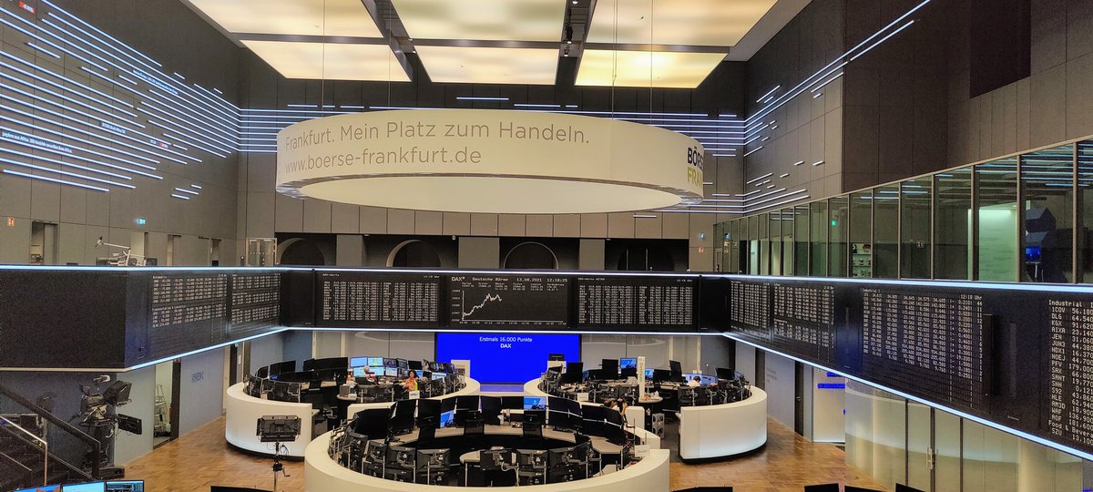 KonradBusen's tweet photo. #DAX at 16.000 points https://t.co/vQ8Rigc1sU