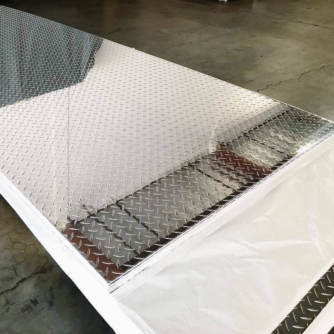 sidaluminum's tweet photo. 3003 3105 6061 diamond aluminum  plate for floor, trailer, truck and decoration used. message me through WhatsApp. #aluminum #aluminium #trailer #checkered #marine #metal #facade https://t.co/sFOSL43XO7