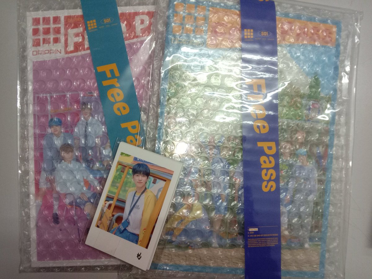 king_j0ngin's tweet photo. WTS 🇲🇾 DRIPPIN FREE PASS ALBUM 

💰 RM30/ver exc postage
WM-RM6 | EM-RM10

💰 RM 60/set (both ver) inc postage

🌸 Unsealed full set inclusion
🌸 Polaroid set and poster (1 set only ea fcfs) *poster a bit crumpled as i got it like that

Help rt #pasardrippin @pasarDRIPPIN https://t.co/lkMMQrE7HJ
