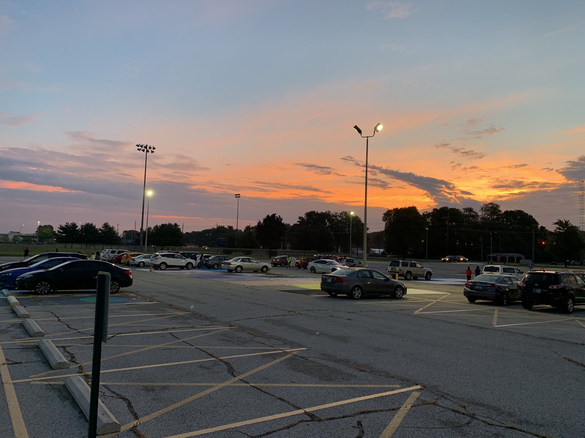 THNclassof2022's tweet photo. Good morning seniors! Have an awesome year!! https://t.co/VOOVEI3BtW