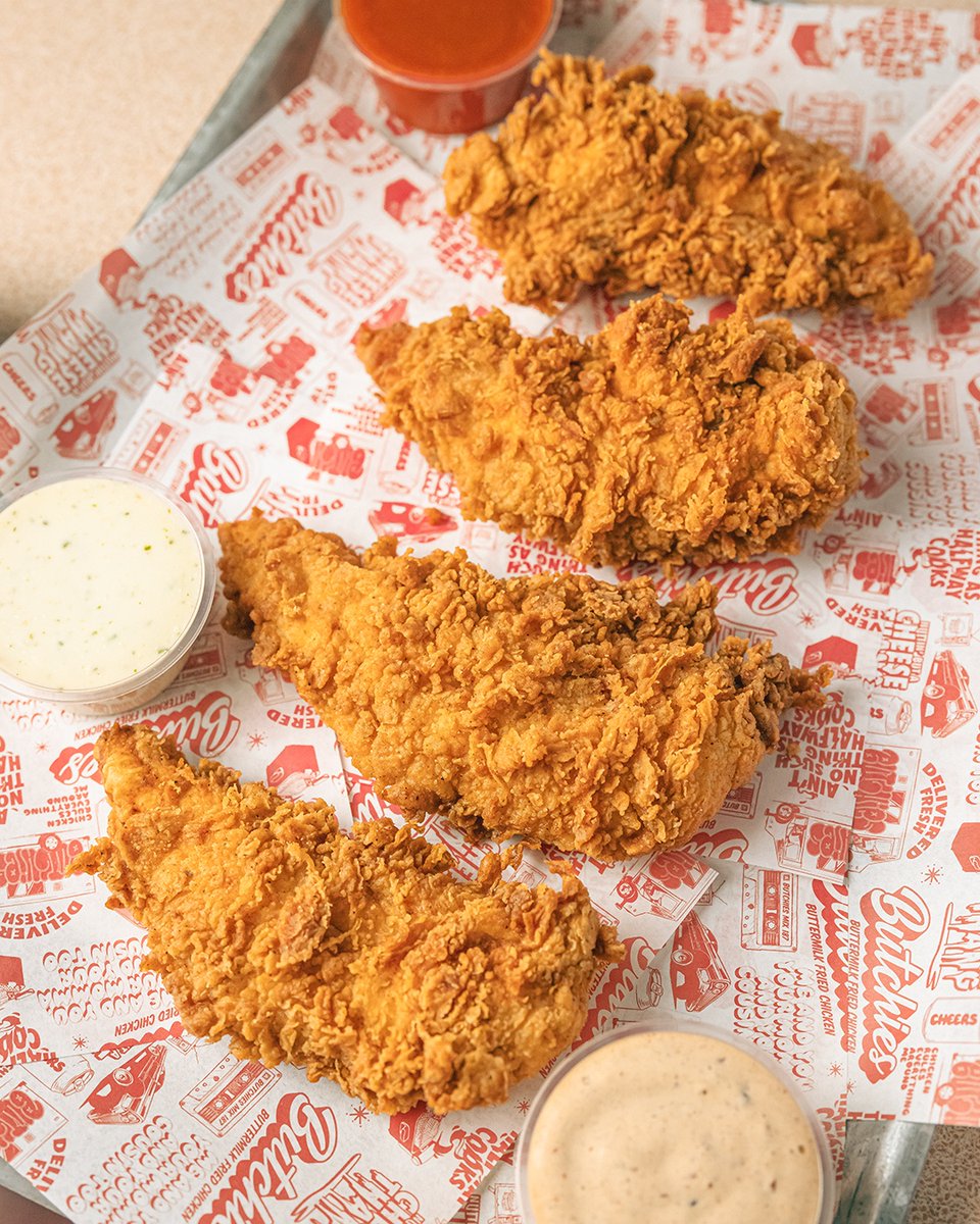 Golden crispies all lined up lookin mad ready for #FryDay 🙌🍗 #FriedChicken #LondonEats