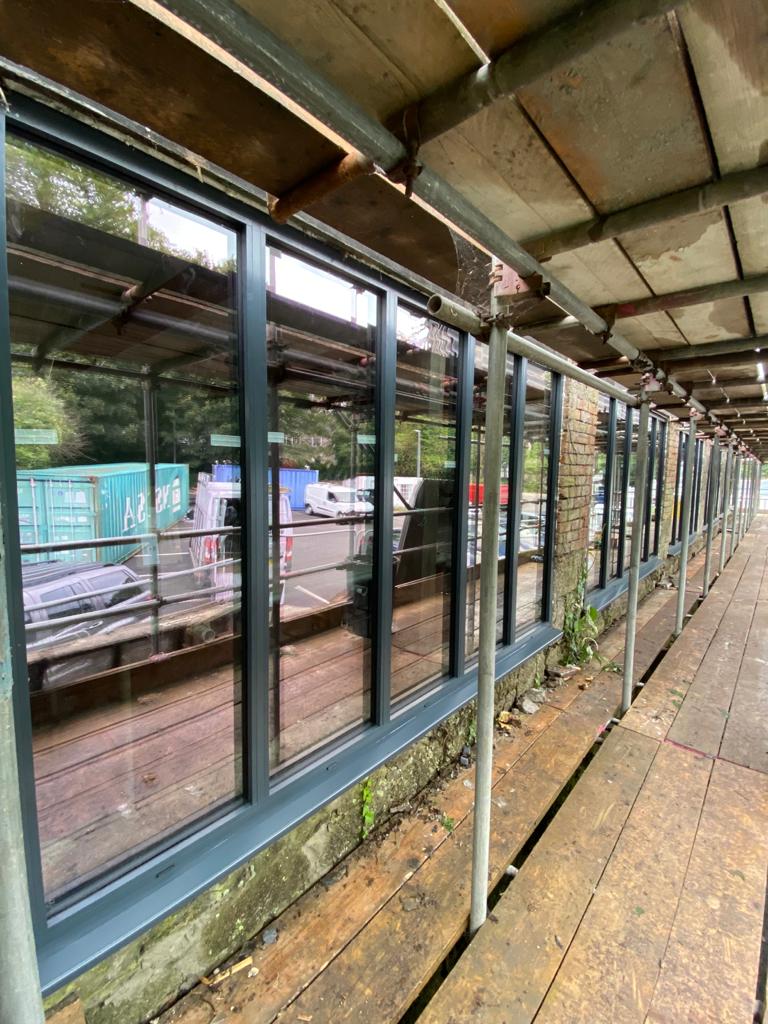 We have completed a variety of work this week within commercial and residential settings. Stunning views from the residential project.
.
.
📍#exeter
📍#Barnstaple
📍#wembury
📍#penryn
.
.
#aluminium #aluminiumwindows #aluminiumdoors #construction #design #engineering #project