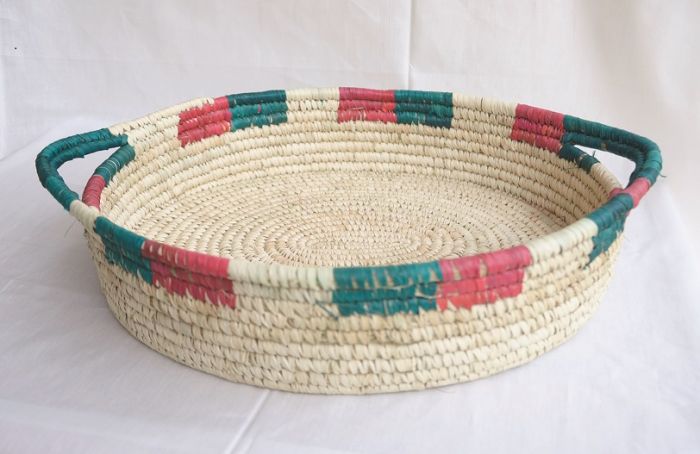 || Eco Friendly Handmade Sabai Grass Round Tray ||
Height (Inch)- 2
Diameter (Inch)- 13
Weight (Kgs)- 0.50
Material- Sabai Grass 

Check it here: artsofindia.in/eco-friendly-h…

#sabaigrass #sabaitray #roundtray #ecofriendly #ecofriendlytray #naturaldyes #artisansofindia #artsofindia