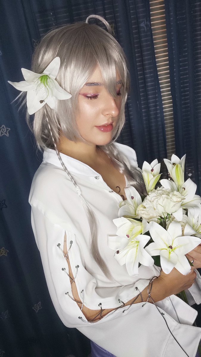 Ai_Chan92's tweet photo. 08.12 ~ Promises blooming like flowers in the snow ๐ผ
One year ago, @Shiroi_Raven and me made to ourselves a promise... And It's real today ๐ซ our wedding outfits for Chronos and Yuu are done, and It feels like a dream come true #OC #TearsOfTime https://t.co/vHnpbeR57z