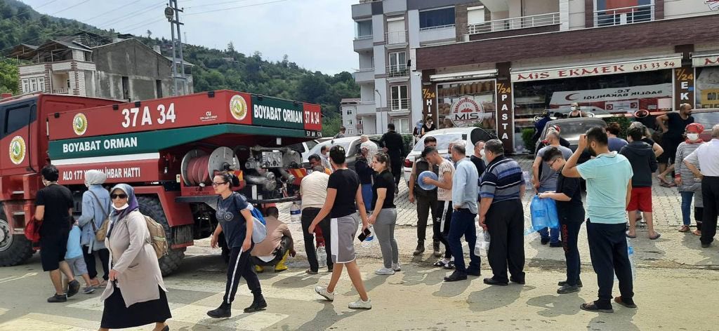 Ogm_En's tweet photo. We'll bandage one other's wounds and ease each other's agony. 

We are one, we are together, we are here...

@OGMgovtr
#flooddisaster  #Kastamonu #Sinop https://t.co/I5eMMlq76c