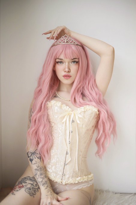 Watch Narumibunni's leaked NSFW photo on TwXstars