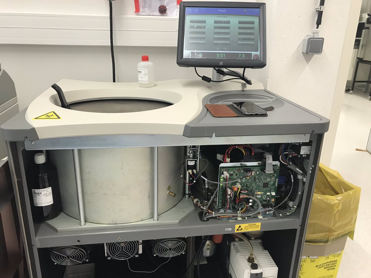 parakra's tweet image. View- inside of the centrifuge 😮