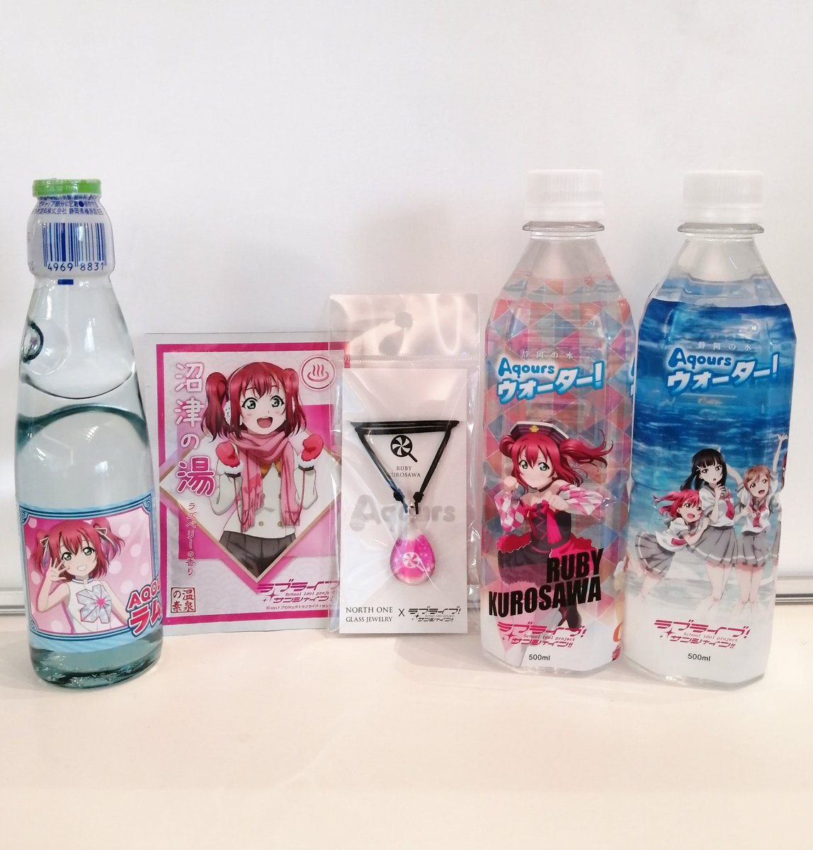ট ইট র Rakushop ９月に誕生日を迎える梨子ちゃん ルビィちゃんグッズ Aqoursウォーターはこちらの通販では取り扱っていません 是非ワゴンにお立ち寄りください グラスジュエリーは通販のみ 今予約すると８月下旬発送です T Co Djddsqyetl
