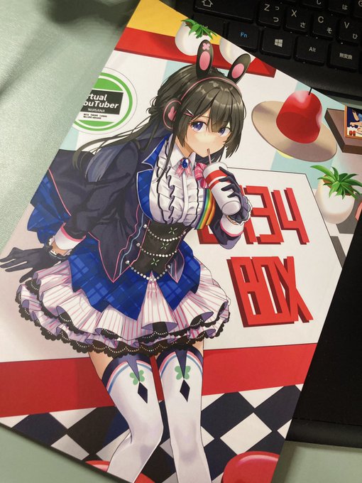 見本誌が届いたーー!!やった〜😊😊😊😊 通販は月末に開始する予定なのでよろしくお願いします!👏 