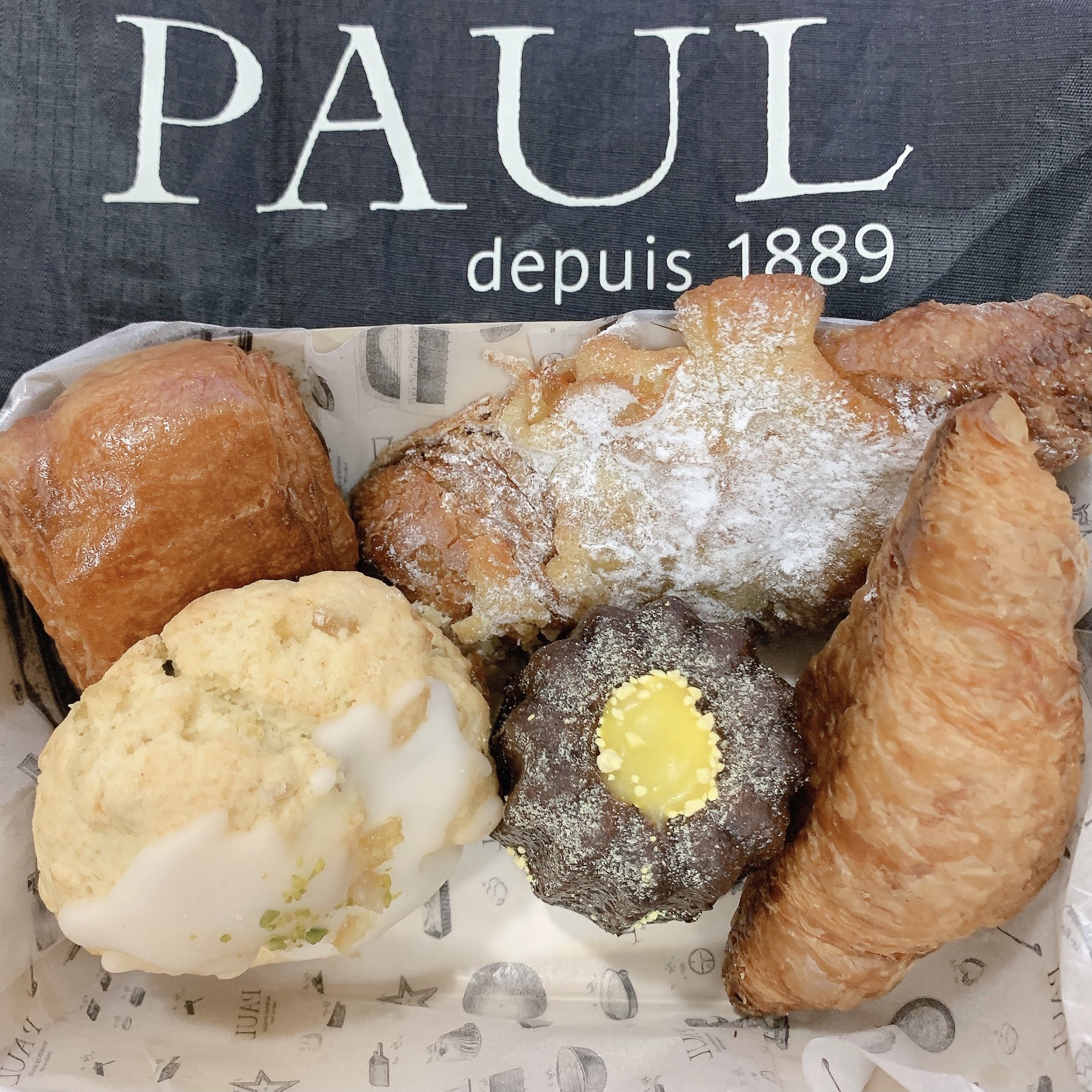 ラウール Rara Raulみたいなパン屋さんpaul レモンのカヌレやスコーンが入ったミニアソルティシトロンがあったから買っちゃった いま レモン流行ってるの T Co Wuhwomogv5 Twitter