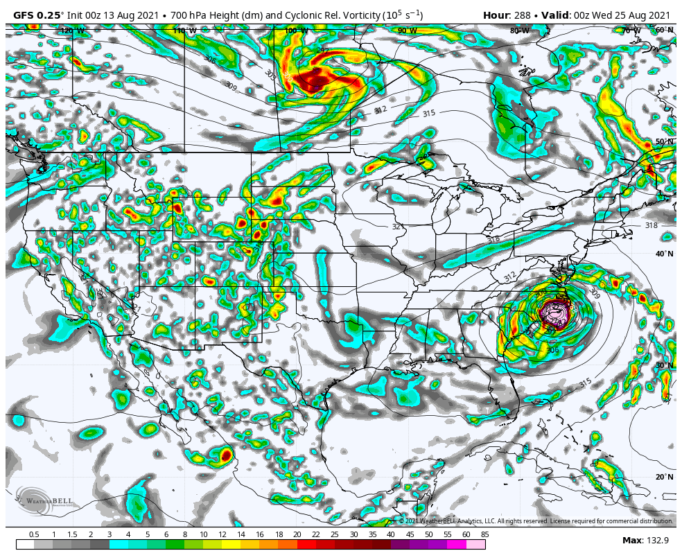 ryanhallyall's tweet photo. The GFS is printing hyper view inducing thumbnails this morning but I won't use them cause I'm a responsible YouTube weatherman. #itaintmuch #butitshonestwork https://t.co/TF73387xQh