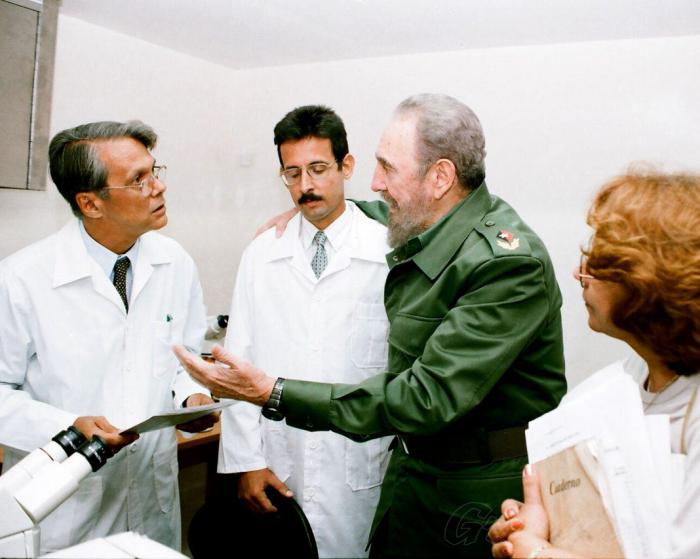 Te seguiremos por siempre Comandante
#FidelPorSiempre 
#CubaCoopera 
@MedicaDc 
@CDISanJose2