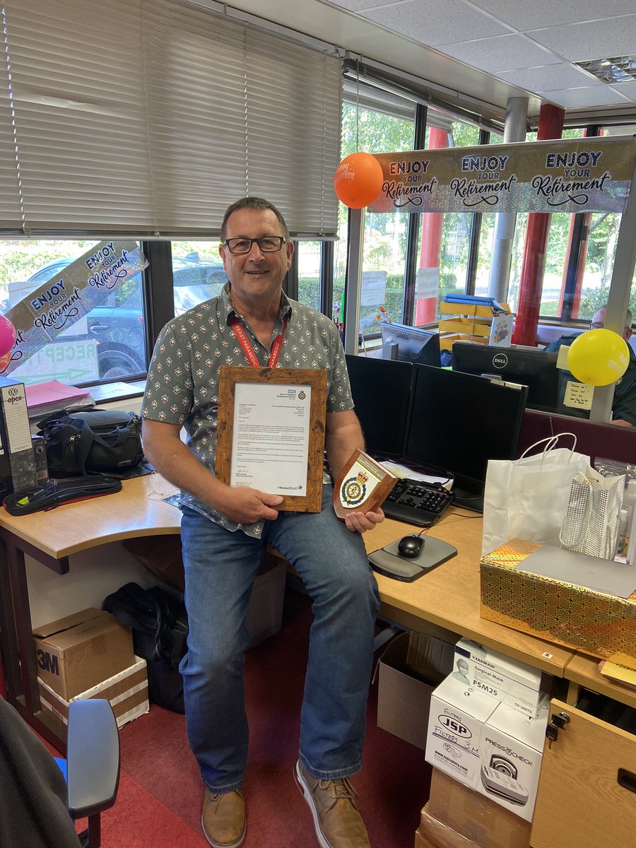 We say good bye to Neil Pettit today as he retires after 36 years service with @EastEnglandAmb Such a positive influence on countless people and patients and will be missed! Take care and thank you @AlanAda45641999 @EEAST_WSDLOs @consultant_para @HeyTomAbell