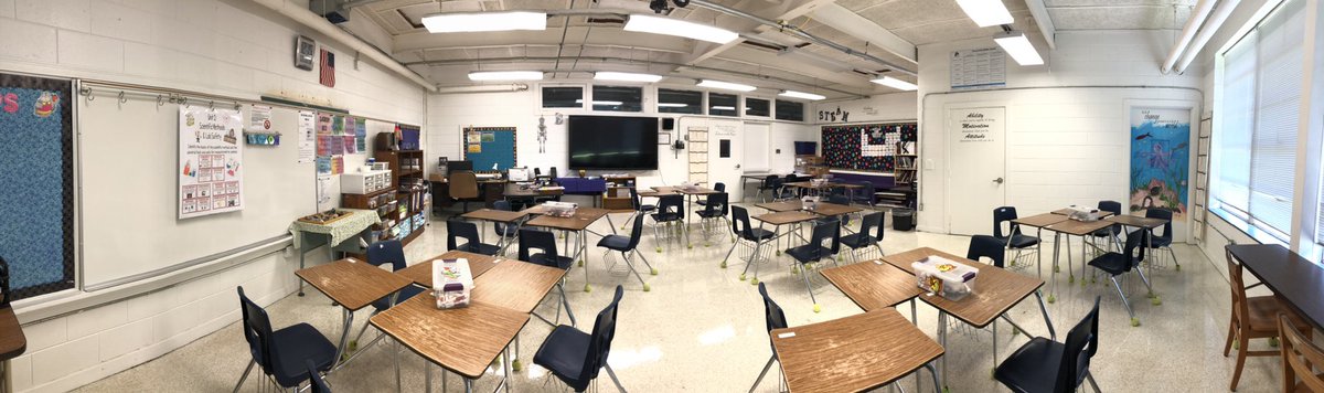 DivineCreate97's tweet image. Classroom is ready for students at CMS!!! Go Indians!! #BCSProud #GoCMSIndians #IloveScience #MiddleSchoolTeacher