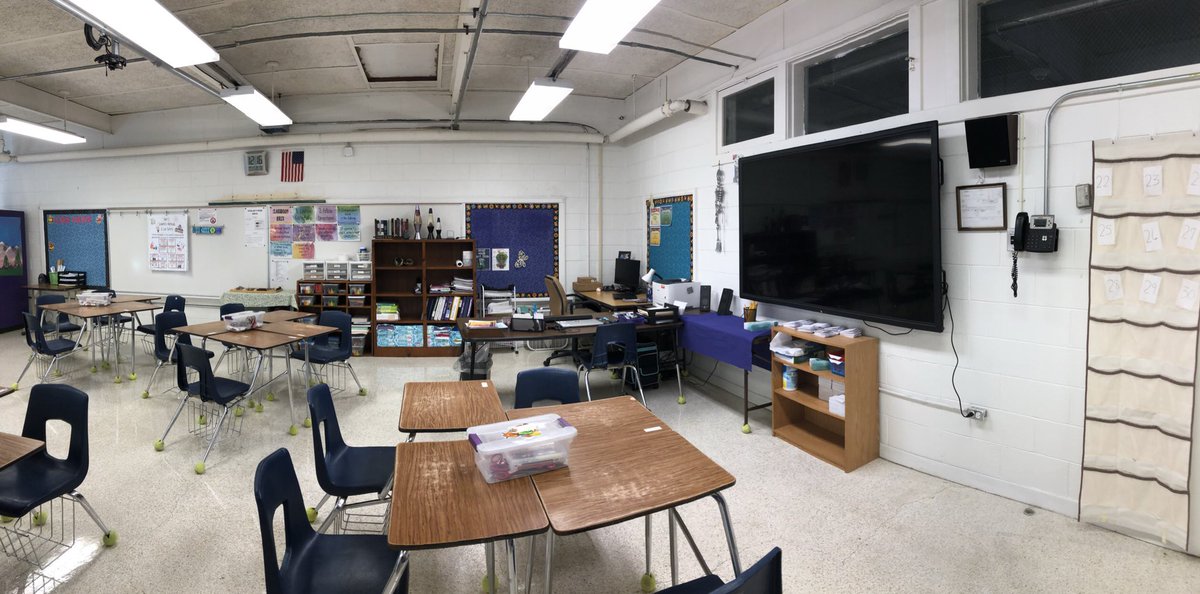 DivineCreate97's tweet image. Classroom is ready for students at CMS!!! Go Indians!! #BCSProud #GoCMSIndians #IloveScience #MiddleSchoolTeacher