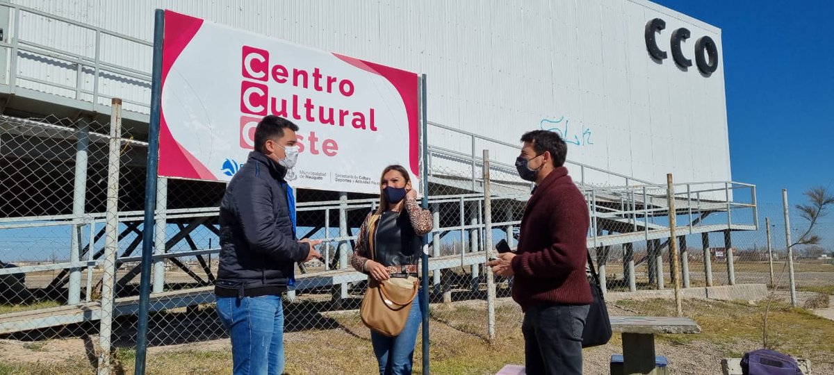 VergaraNqn's tweet photo. 🤝 En Neuquén continúa implementándose el programa nacional Acompañar 

📌 Este mañana se realizó una jornada de asesoramiento con potencial inscripción al programa nacional “Acompañar”, en el Centro Cultural del Oeste, donde se entrevistó a 15 mujeres y personas LGBT+. https://t.co/MUyC3CfXhp
