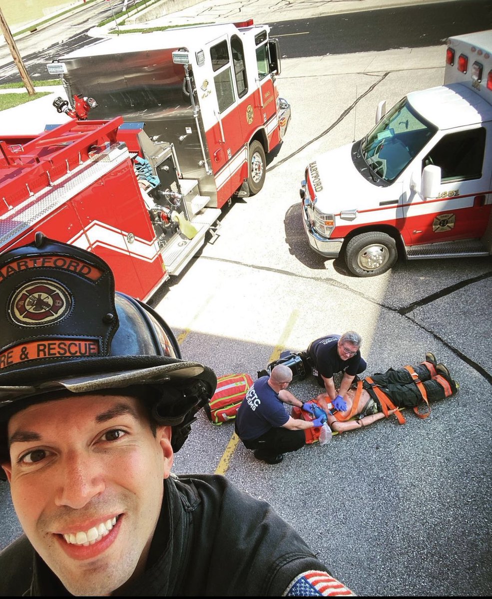 Hartford Fire Department taking a different style selfie today on #CityHallSelfie day! <a href="/LeagueWIMunis/">League of Wis Munis</a> <a href="/ELGL50/">ELGL: Engaging Local Government Leaders</a> @CityHallSelfie #hartfordproud #hartfordfire