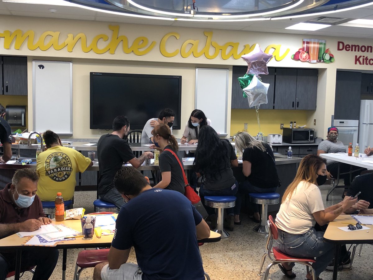 ComancheCubs's tweet photo. Comanche welcomes our Kindergarten Cubs and their families to their first day of school at our Tissues and Tea! What a wonderful group of students and families! #WelcomeBackAPS @APSLZ4 https://t.co/m9VqVGzWYA