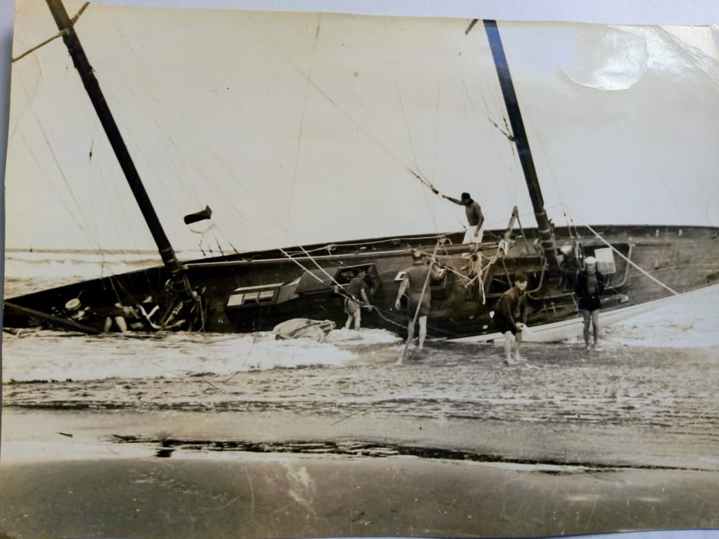 ⛵️ Estos días os contaremos la historia del Recluta, que viene por primera vez. Es una preciosa goleta que German Frers ha recuperado casi 80 años después de que quedara varada en una regata en Argentina.  Más información en 👉 velaclasicamallorca.com