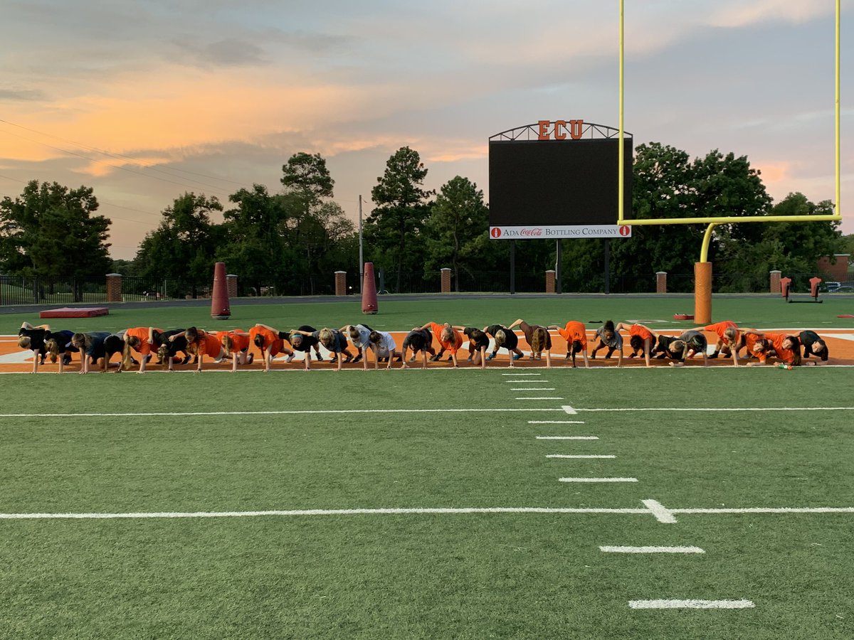 Another 6AM workout in the books. 

We rise together by lifting others.

#Family