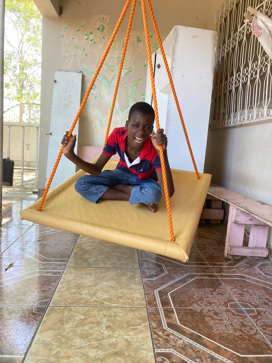 Swinging into the weekend like😀
It's all smiles at MdB as the children have been enjoying this new toy -  a platform swing! Not only is this a lot of fun but will also be used as a new therapy tool to enable the kids to work on trunk control, tummy skills and vestibular input 🙌