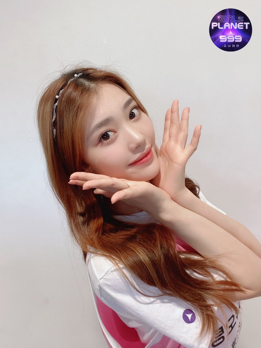 ใครจะโหวตกพนละแบบอุ๊ย ฝั่งจีนไม่รู้จะเลือกใครดีก็ฝากพี่เสี่ยวถิงด้วยงับ 🤩