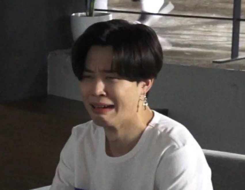 อาร์มี่: Hobi jebal see me😢💜
ㄴ j-hope🌟: jebal ได้โปรด ได้โปรด 🥺 

* 제발 /เชบัล/ ได้โปรด, ขอร้อง