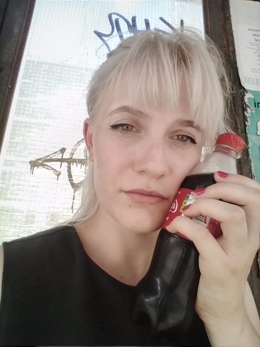 Incredibly hot today. #NotSponsored by #cocacola 😆 Be appreciative when a woman wears tight dress and<a href="/tag/notsponsored"class="tags">#NotSponsored</a><a href="/tag/cocacola"class="tags">#cocacola</a>