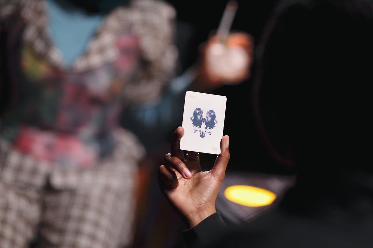 Moonsanelly's tweet image. I can’t really figure out who this is but Nike and Google are some serious brands though no lie🔥🔥🔥 guess we’ll find out tonight on #MadnessMethod hosted by myself on @BET_Africa at 21:30pm while we #SeeTheWorldDifferently👁
I’m so ready boobeams💙💙💙