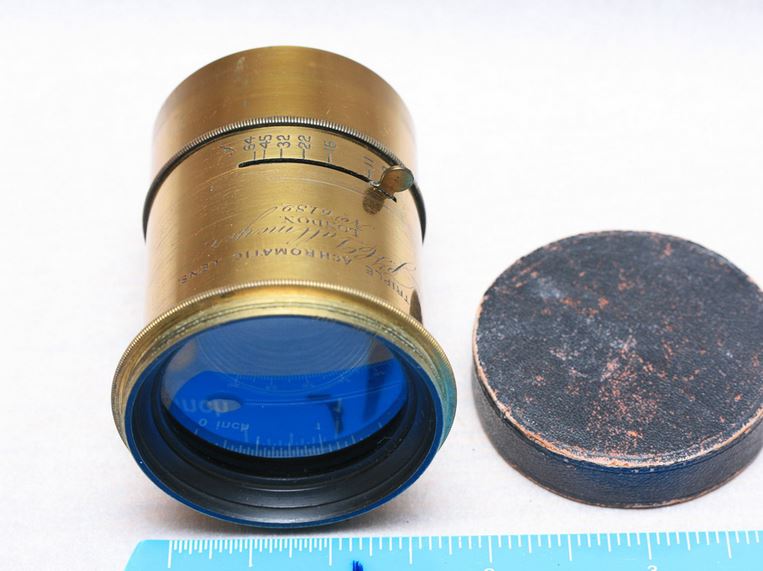 RealPreCinema's tweet photo. This beautiful 1863 #Dallmeyer Triple #Acromatic #Lens still has its original leather lens cap and the serial number can be traced back to its sale on the exact date of 20 September 1863. Image Citation to Larry S. Pierce. https://t.co/XRFi2lxpL0