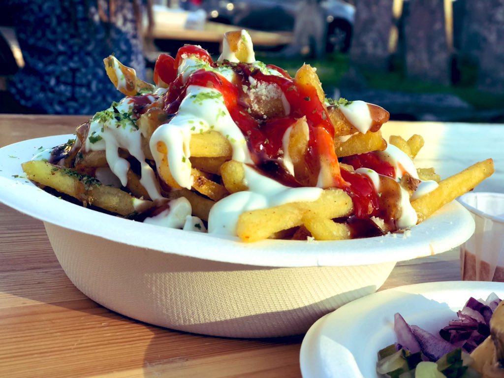 Fusion fries anyone?

Flipping burgers and serving sides today in Ventnor at St Catherine’s Church and Saturday and Sunday at The Boathouse, Freshwater  Bay, from 5pm to 8:30pm. 

#strippedventnor #strippediow #strippedontheroad #ventnor #ventnoriow #cheeseburger #smashburger