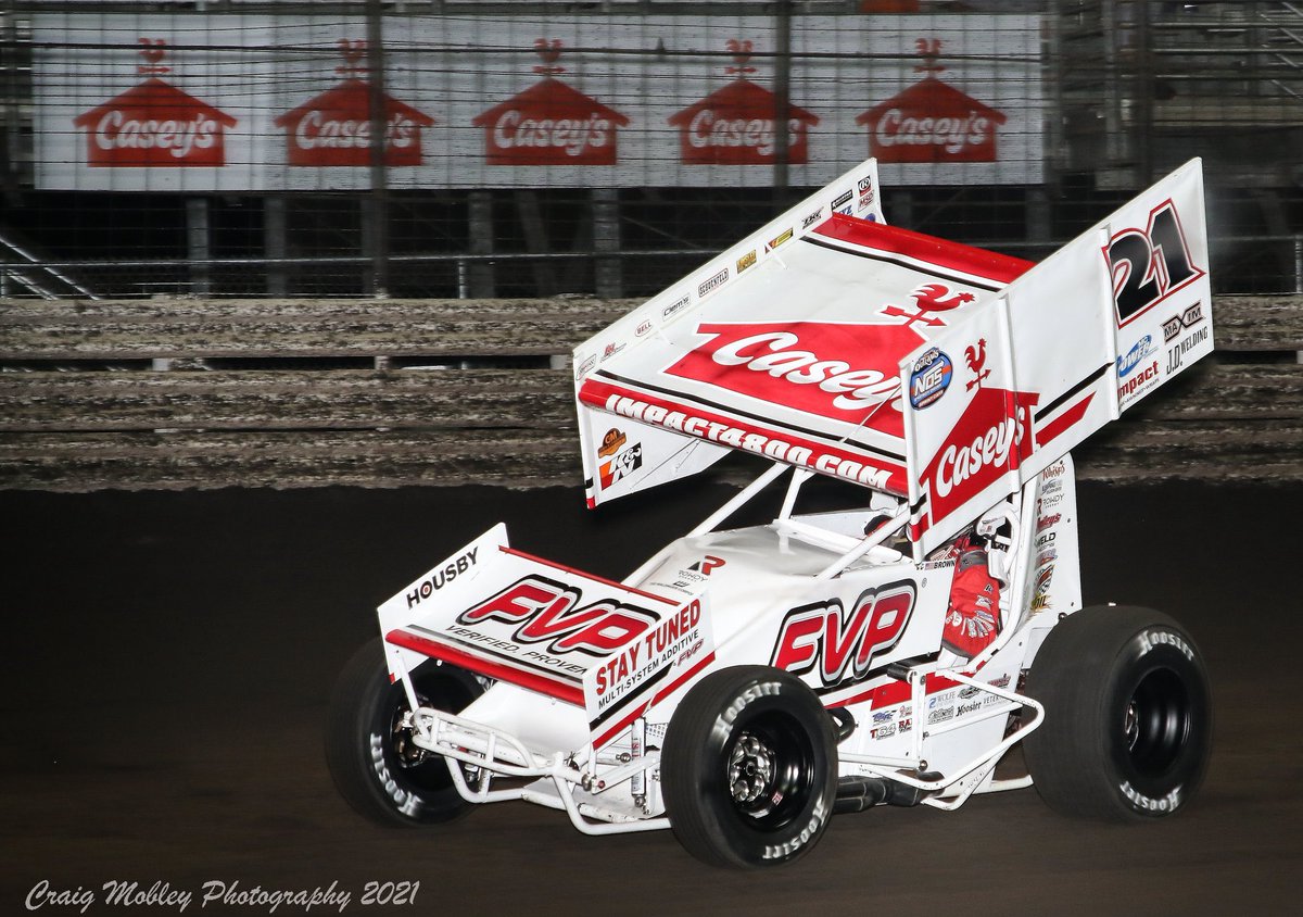 BrianBrown21's tweet image. Great night last night for our @caseysgenstore / @FVPRacing 21 team @knoxvilleraces Nationals. 

•Got the Win

•We will start 9th in Saturday nights Final

•So proud of @DannyLasoski @TyeWolfgang , Nate, Dad, Grandpa and our whole BBR team