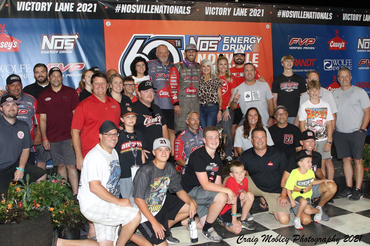 BrianBrown21's tweet image. Great night last night for our @caseysgenstore / @FVPRacing 21 team @knoxvilleraces Nationals. 

•Got the Win

•We will start 9th in Saturday nights Final

•So proud of @DannyLasoski @TyeWolfgang , Nate, Dad, Grandpa and our whole BBR team