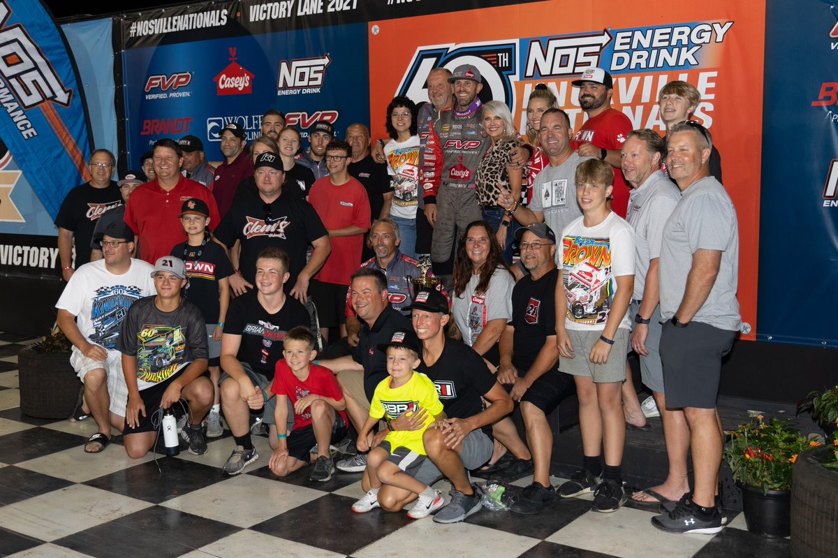 BrianBrown21's tweet image. Great night last night for our @caseysgenstore / @FVPRacing 21 team @knoxvilleraces Nationals. 

•Got the Win

•We will start 9th in Saturday nights Final

•So proud of @DannyLasoski @TyeWolfgang , Nate, Dad, Grandpa and our whole BBR team