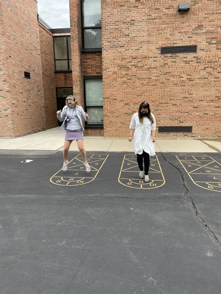 Starting institute day off with a connection scavenger hunt #thisisdirksen #thisiswhoweare #getoutside #cst