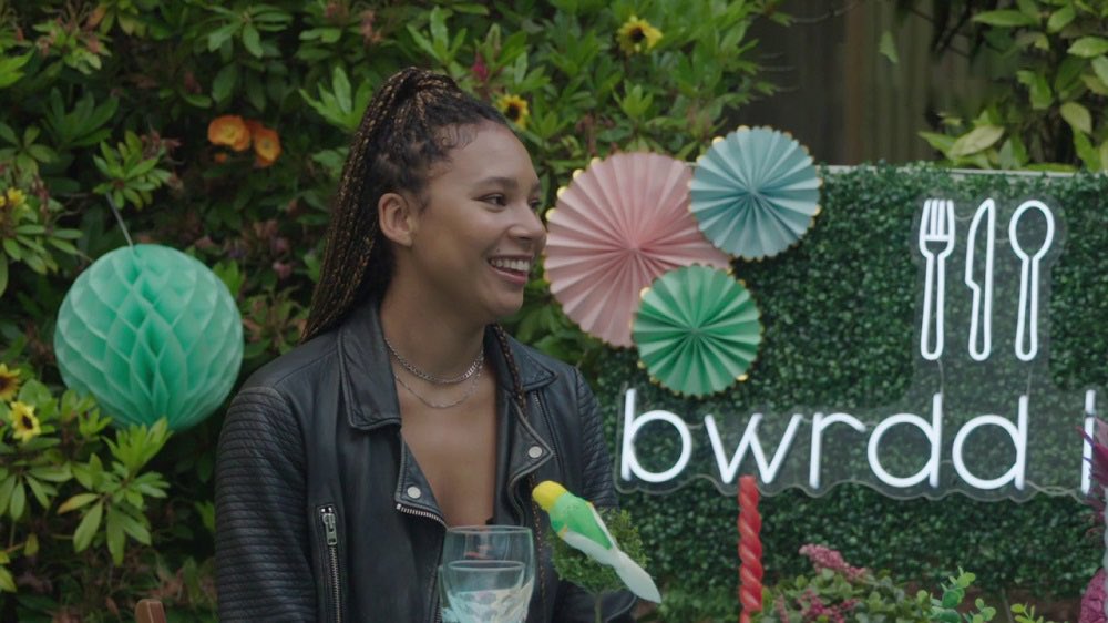 ywasgS4Cpress's tweet photo. Beth sydd ymlaen ar @S4C wythnos yma?
Coming up on #S4C this week...
🌿 #GarddioaMwy
🍴 #BwrddiDri
🔄 #RowndaRownd
🧼 #PobolYCwm
📰 Darllenwch Becyn y Wasg W33 yma:
https://t.co/f6DVQy7vxk
📰 Read our W33 Press Pack here:
https://t.co/o7ClrzCsqc https://t.co/bdSvUzdIHf