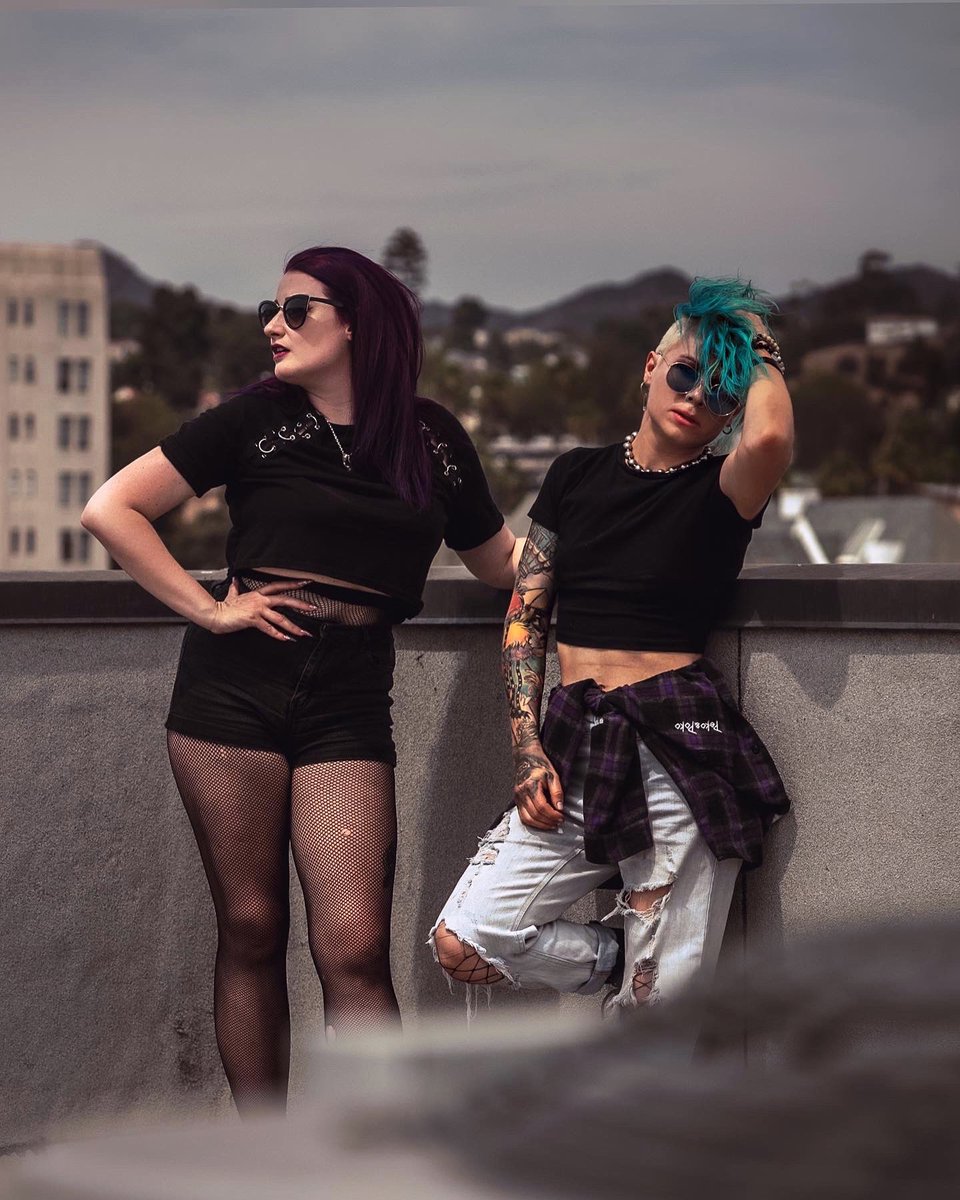 Whoa.. the new song is out now 😳 tel us what you think!! 💙💜 tinyurl.com/6yz3u5sc “Can’t Hold On”