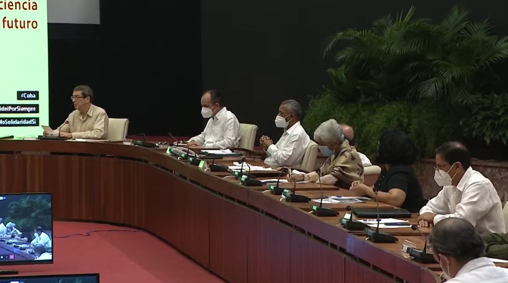Empezamos este importante encuentro con la intervención del canciller <a href="/BrunoRguezP/">Bruno Rodríguez P</a>: "Defenderemos la verdad y defenderemos la Revolución. Patria o muerte, venceremos!" #FidelPorSiempre
