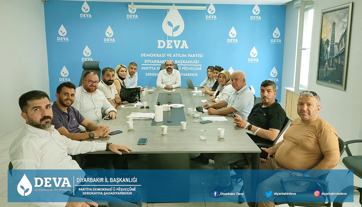 Diyarbakır İl Başkanlığımızın olağan haftalık Birim Başkanlığı toplantısını gerçekleştirdik. 

Gelecek haftanın programını ve saha çalışmalarında yapılması gerekenlere ilişkin değerlendirmelerde bulunuldu.