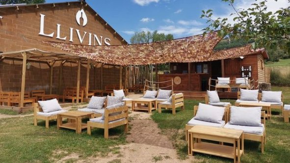 Saps què és el vi de gel? Descobreix-lo i tasta'l a <a href="/llivins1/">@llivins</a> , el primer celler d’elaboració de vins d'altura i de muntanya, a la Cerdanya. 🍇⛰

Visites guiades, tast de vins... Aquest estiu, gaudeix de les #LlivinsXperiences! ✨
#FoodCostaBravaGirona