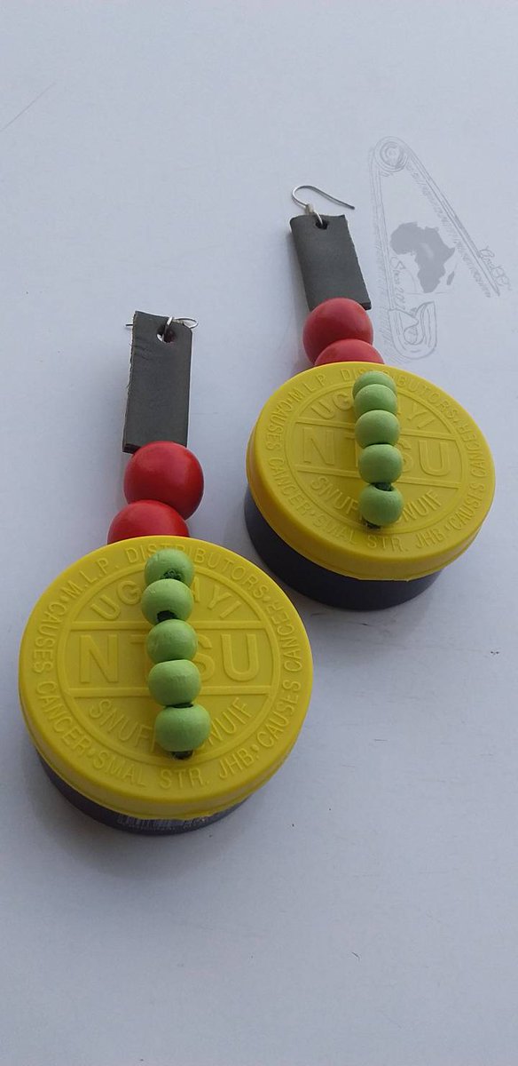 mvndlvmkvndlv's tweet photo. 🇿🇦...keep your country tidy
#shopsmall

Upcycled Snuif earrings R180 + free delivery 🛒 order @vmvcc_sv

Shop online 👉🏽 https://t.co/bPjtH3vtmy

Friday the 13th • Guptas • Zondo

#SkeemSaam https://t.co/6XEpMdrfEF