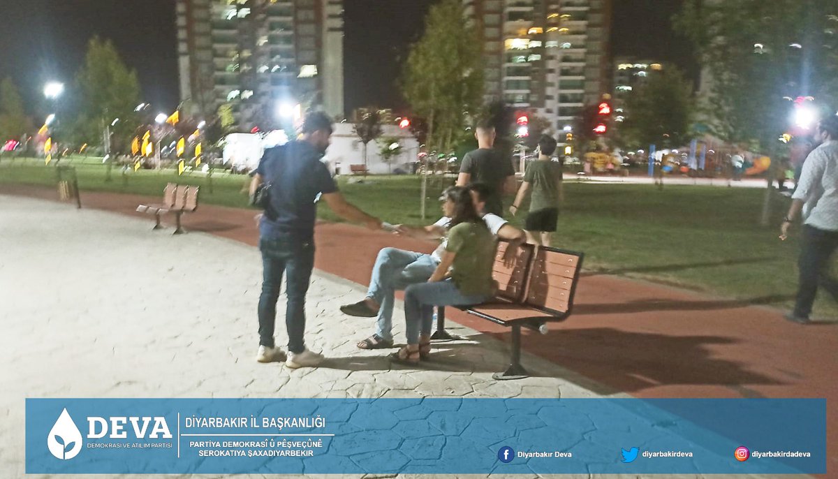 İl yönetimi olarak, 18.00-20.00 saatlerinde <a href="/gencdevadiyrbkr/">Diyarbakır Genç Deva</a> yönetimi ve  geniş bir heyetle Kayapınar #Park75'te halkımıza partimizi tanıttık.

Gençlerimizin beklentisi bizleri mutlu etti. 

<a href="/alibabacan/">Ali Babacan</a>
<a href="/dogasanlioglu/">Doğa Şanlıoğlu</a>
<a href="/CihanUlsen/">Cihan Ülsen</a>
<a href="/erginsadullah/">Sadullah Ergin</a>

#HepimizinDevası
#GenliğinDevası